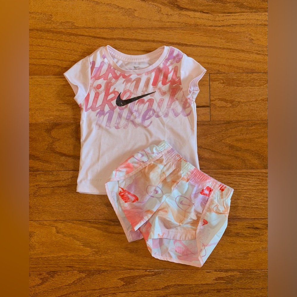 ❌SOLD❌NIKE Girls Summer Daze Tee & Sprinter Shorts Set Dri Fit Toddler Size 3T